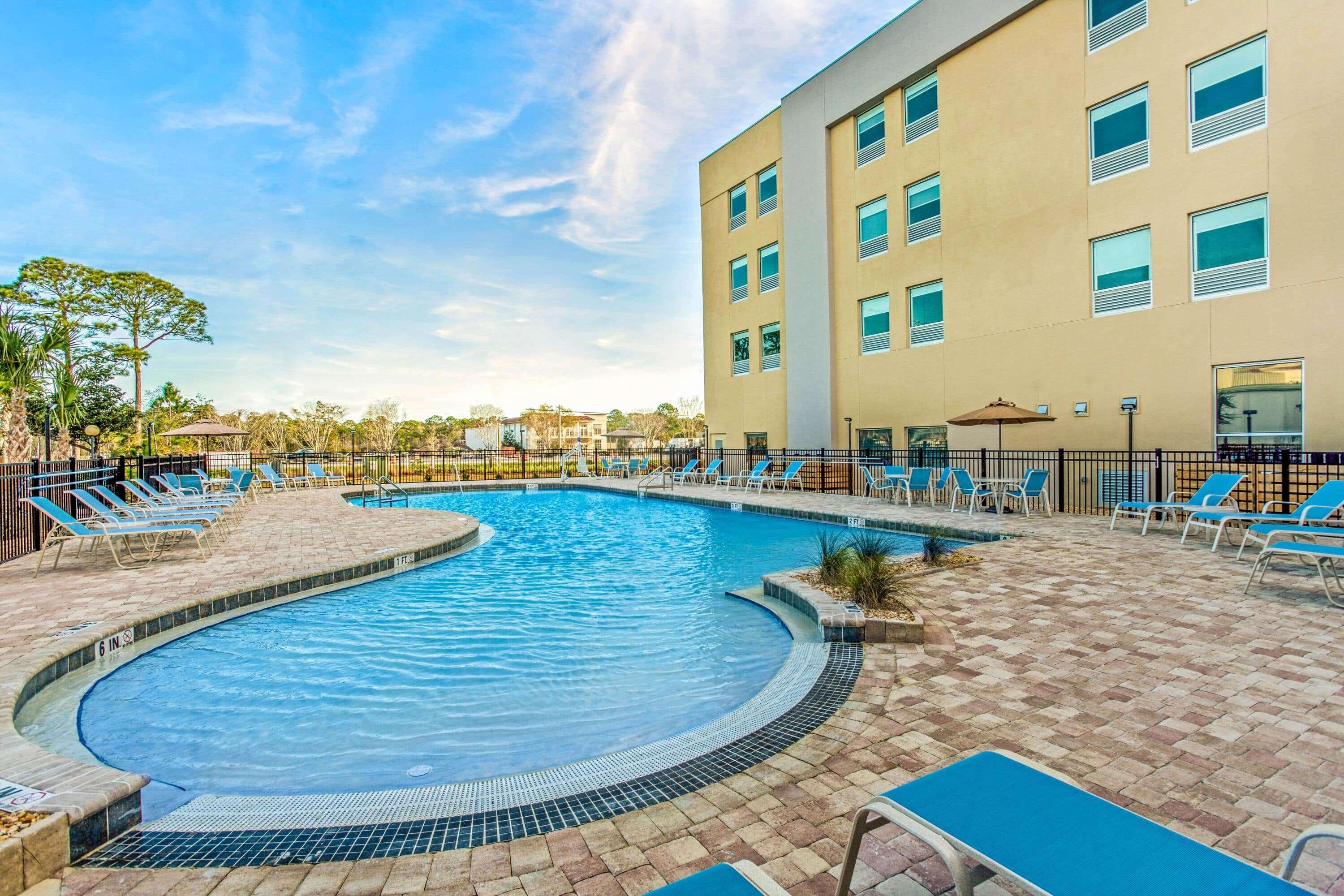 Hotel La Quinta & By Wyndham Miramar Beach-destin